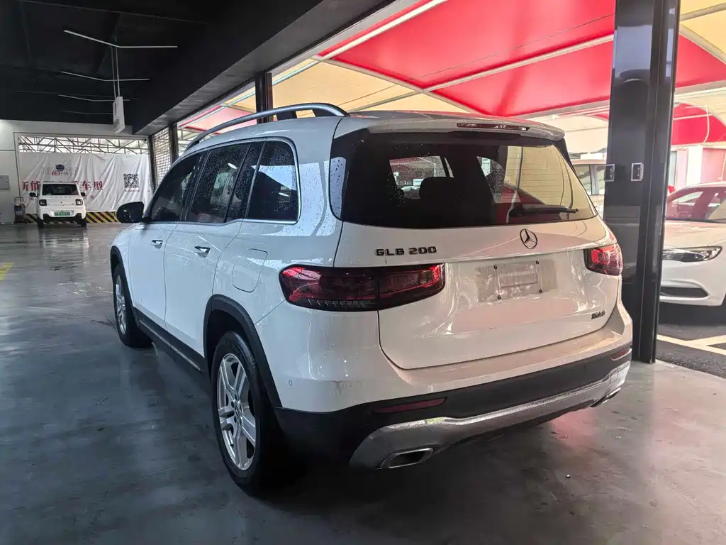 Mercedes-Benz GLB — миниатюра 9