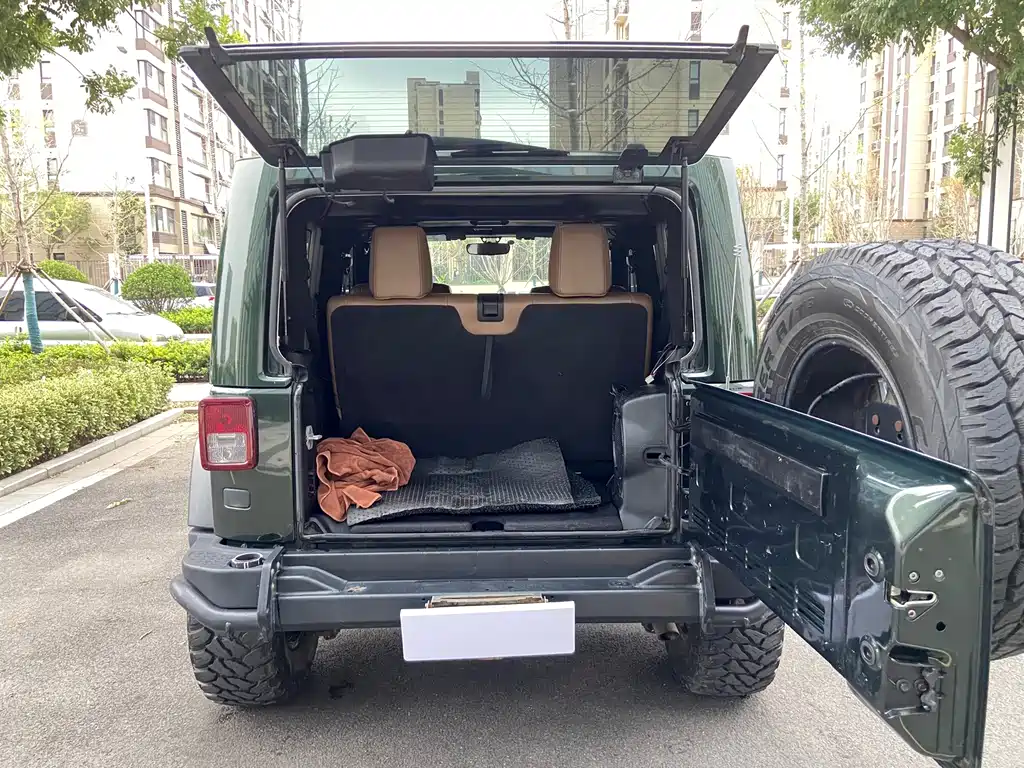Jeep Wrangler — миниатюра 11