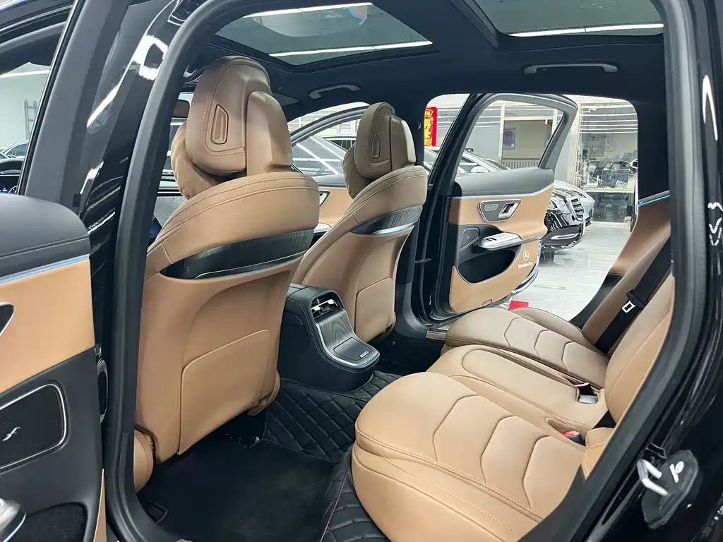 Mercedes-Benz E-Class — миниатюра 8
