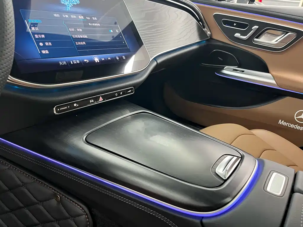 Mercedes-Benz E-Class — миниатюра 11