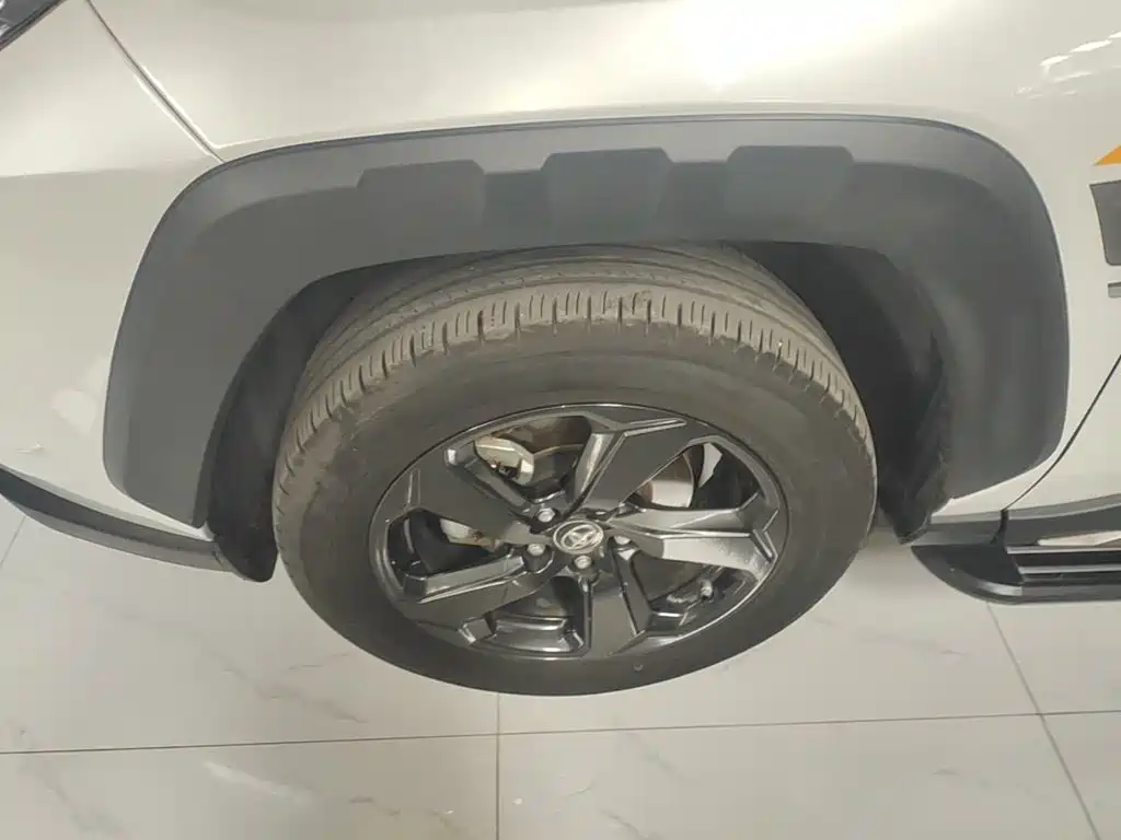 Toyota RAV4 — миниатюра 23