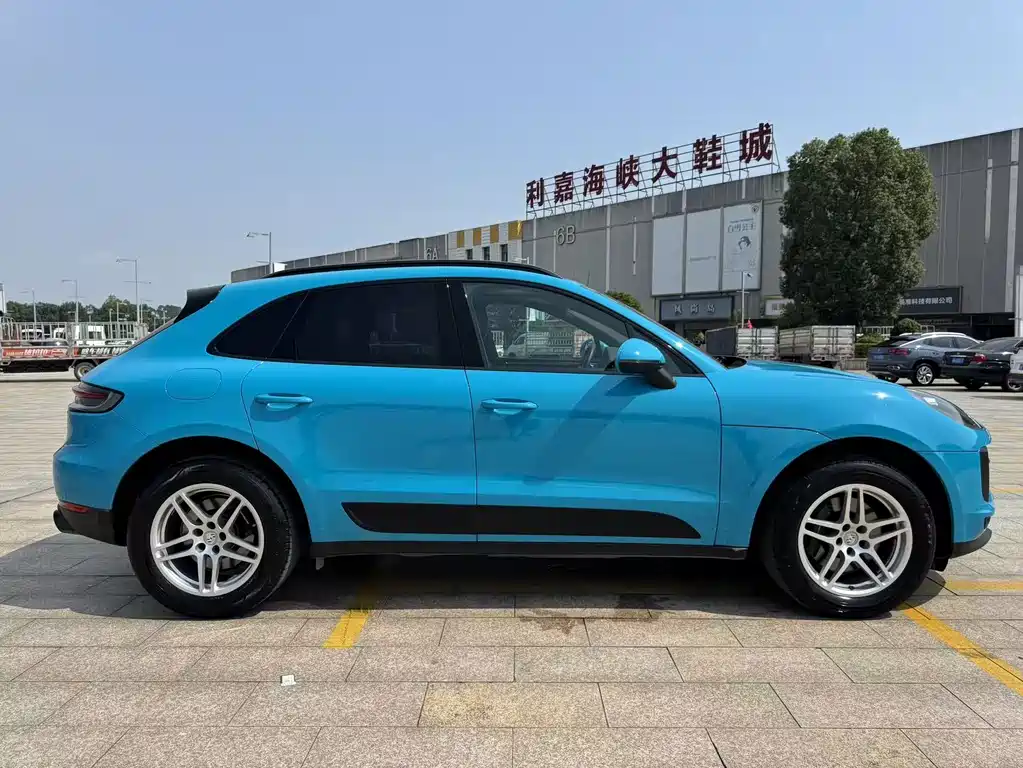 Porsche Macan — миниатюра 8