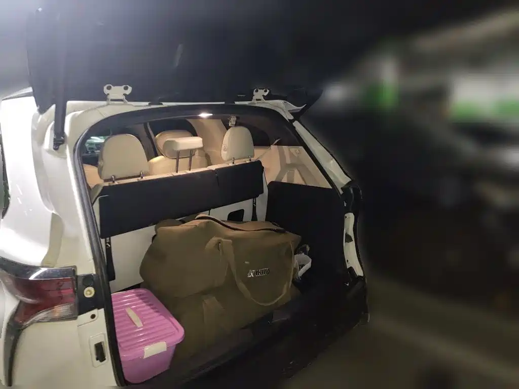 Toyota Granvia — миниатюра 15