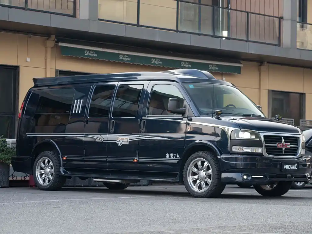 GMC Savana — миниатюра 3