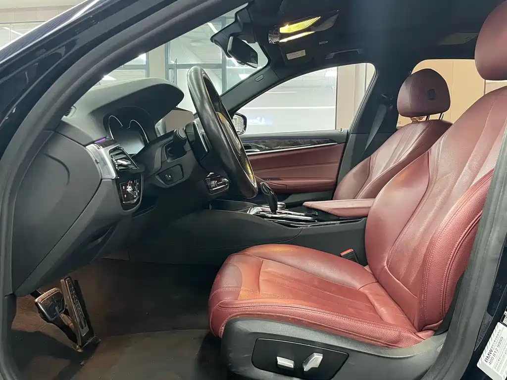 BMW 5 Series — миниатюра 6