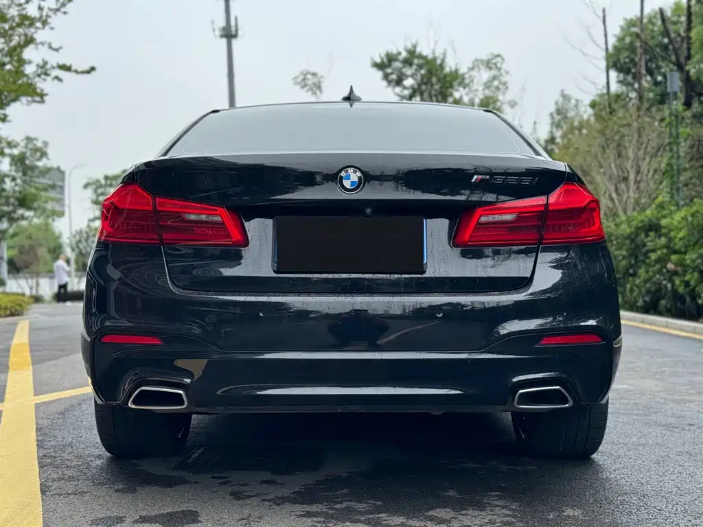 BMW 5 Series — миниатюра 11
