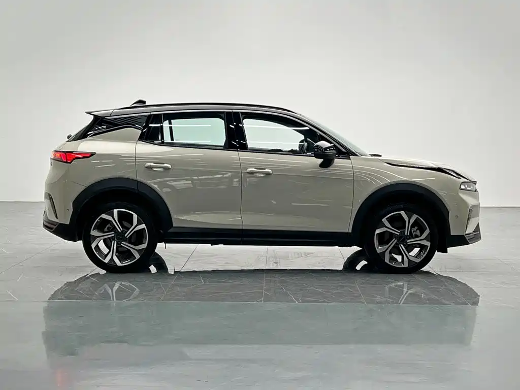 Lynk & Co 06 — миниатюра 7
