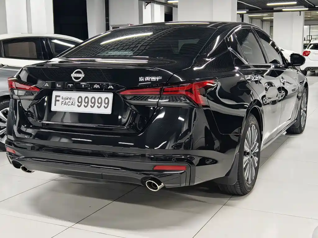 Nissan Teana — миниатюра 3