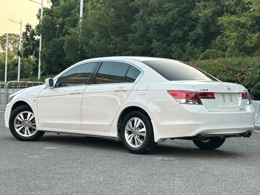 Honda Accord — миниатюра 6