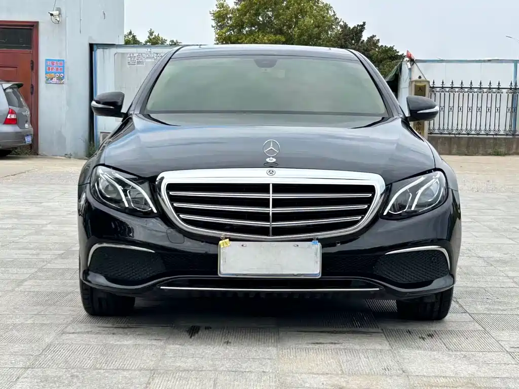 Mercedes-Benz E-Class — миниатюра 3