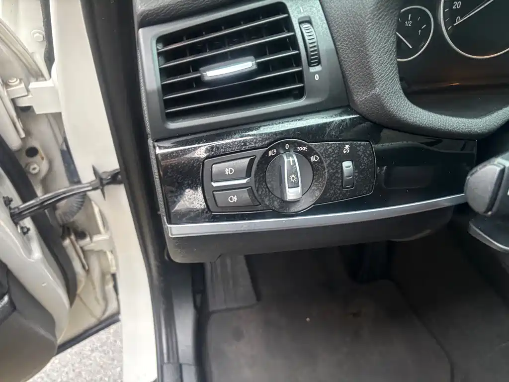 BMW X3 (Import) — миниатюра 9