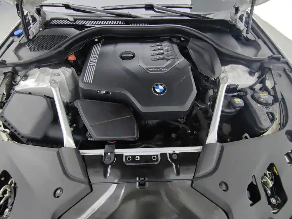 BMW 5 Series — миниатюра 6