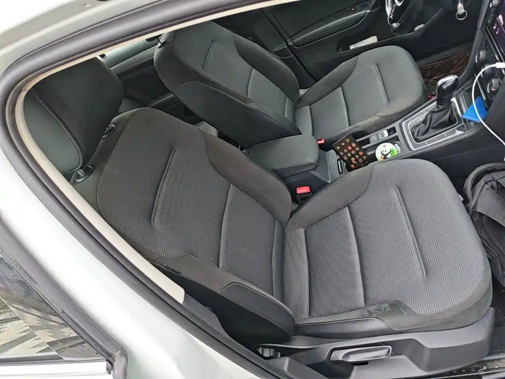 Volkswagen Golf — миниатюра 25