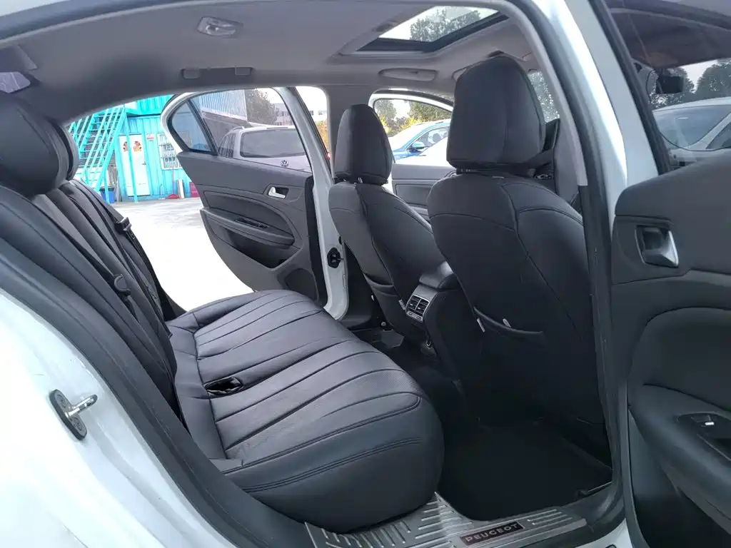 Peugeot 408 — миниатюра 11