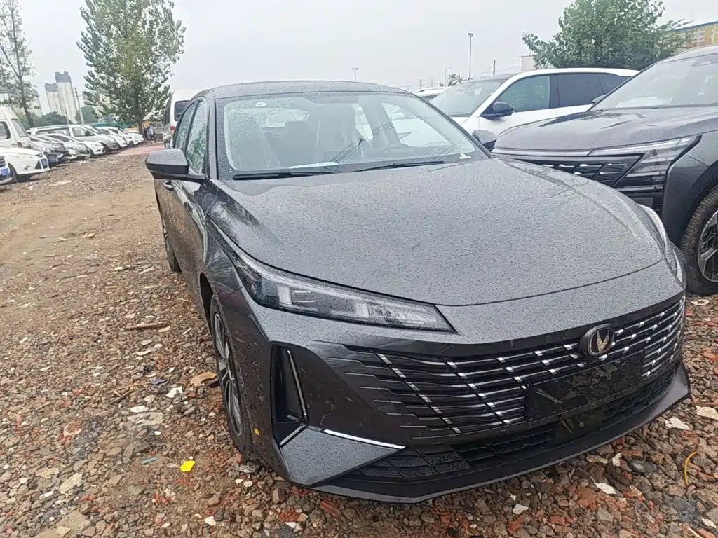Changan Eado PHEV — миниатюра 4