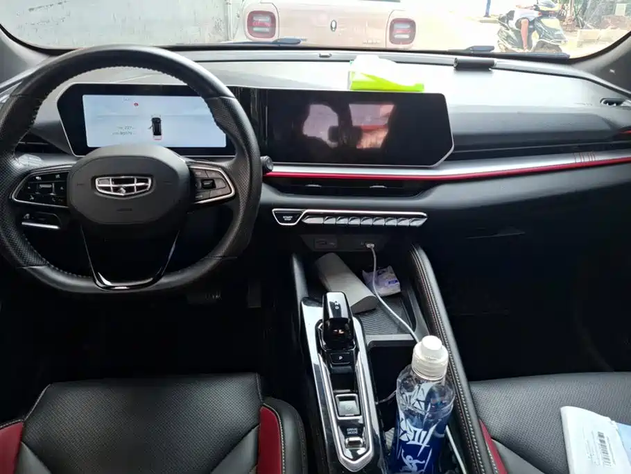 Geely Binyue — миниатюра 12