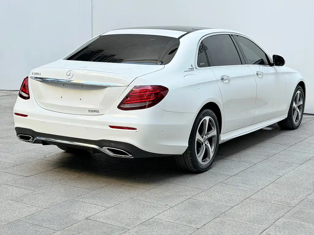 Mercedes-Benz E-Class — миниатюра 19