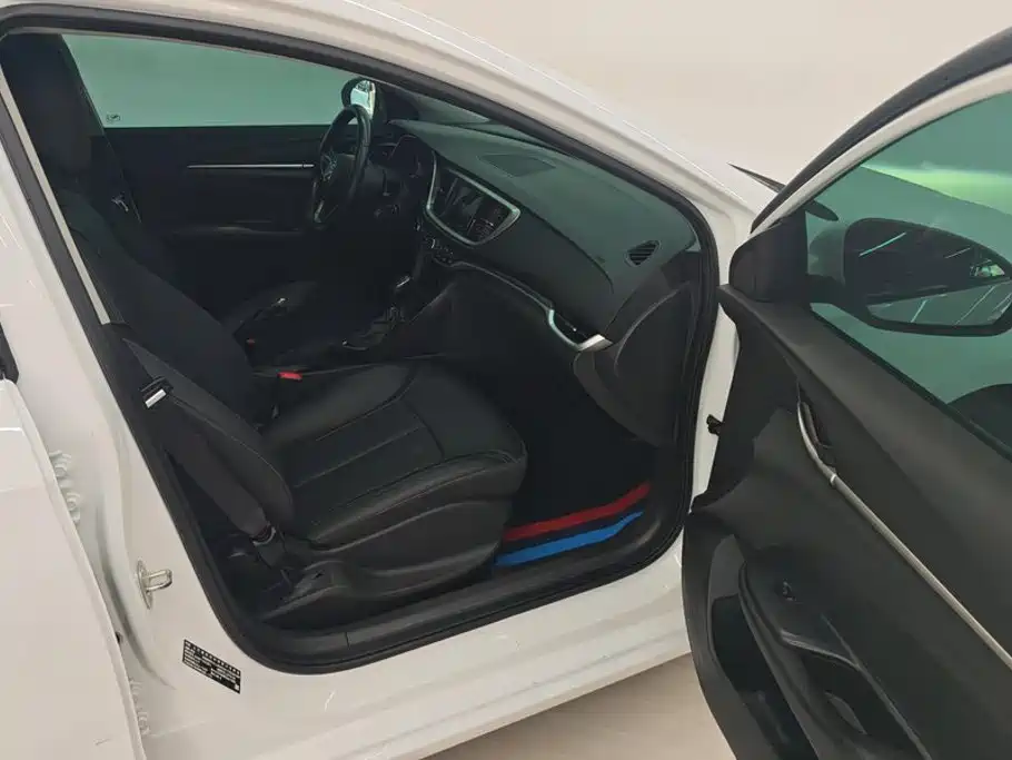Buick Excelle — миниатюра 8