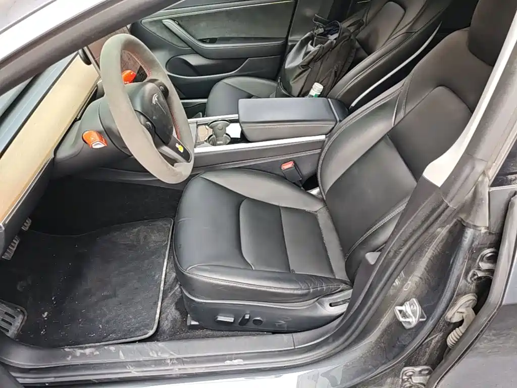 Tesla Model 3 — миниатюра 15