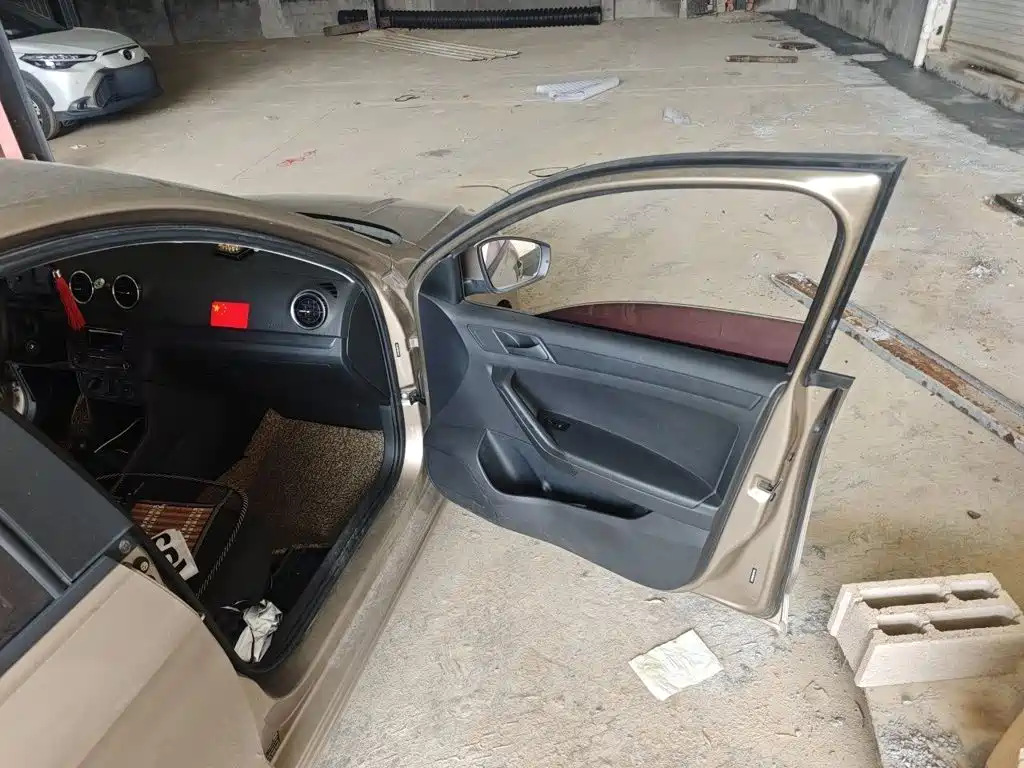 Volkswagen Jetta — миниатюра 19