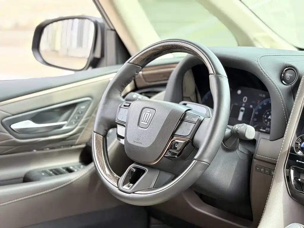 Toyota Vellfire — миниатюра 13