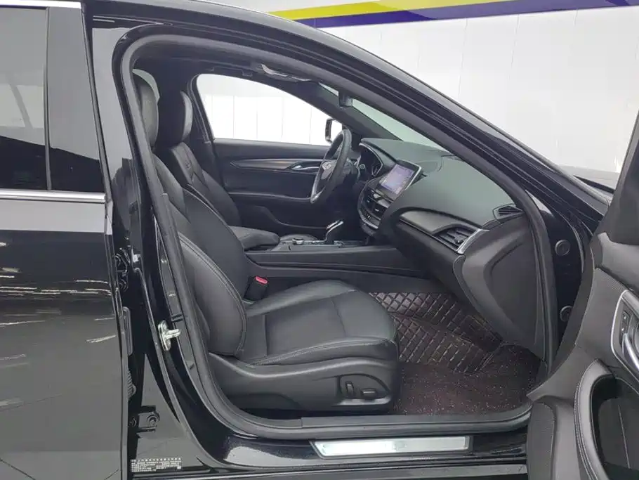 Cadillac CT5 — миниатюра 8