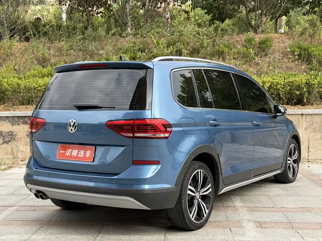 Volkswagen Touran — миниатюра 3