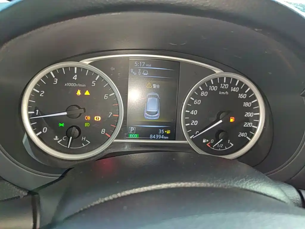 Nissan Tiida — миниатюра 12