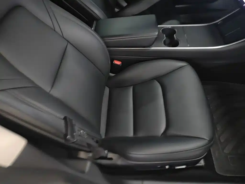 Tesla Model 3 — миниатюра 25