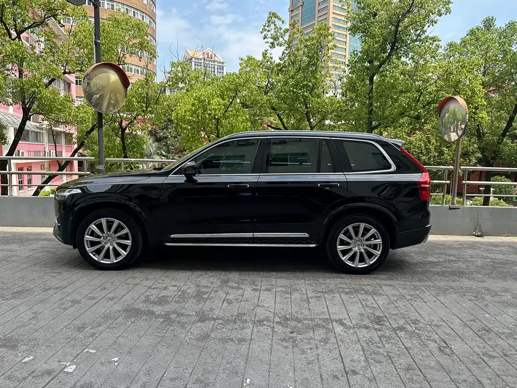 Volvo XC90 2019 T6 7 мест V