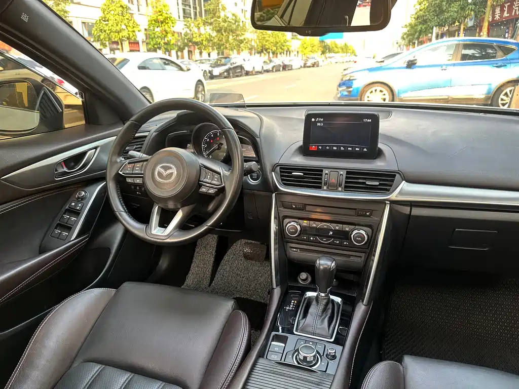 MAZDA CX 4