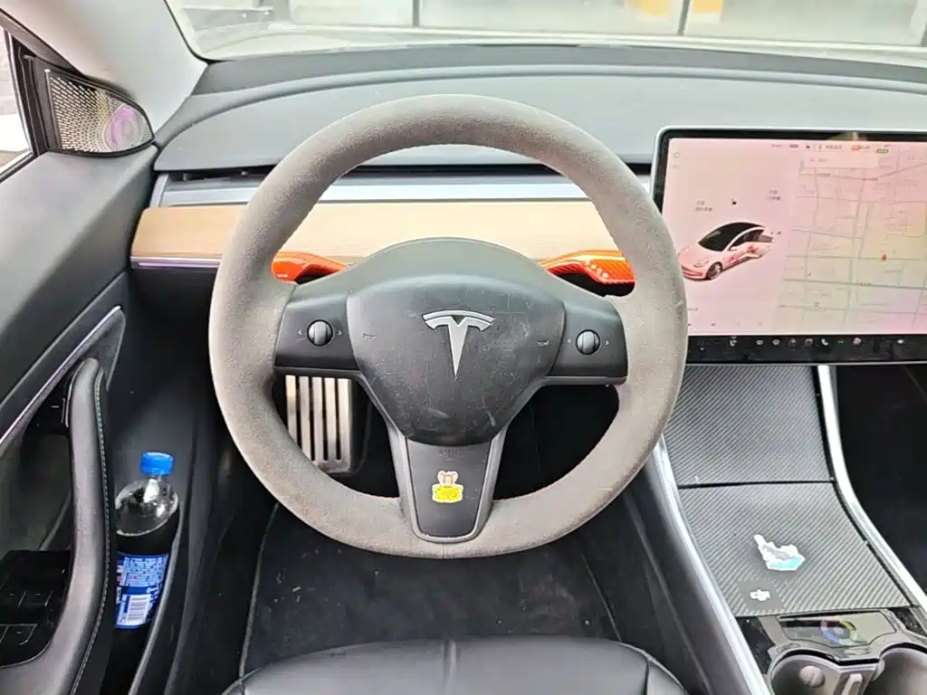 Tesla Model 3 — миниатюра 11