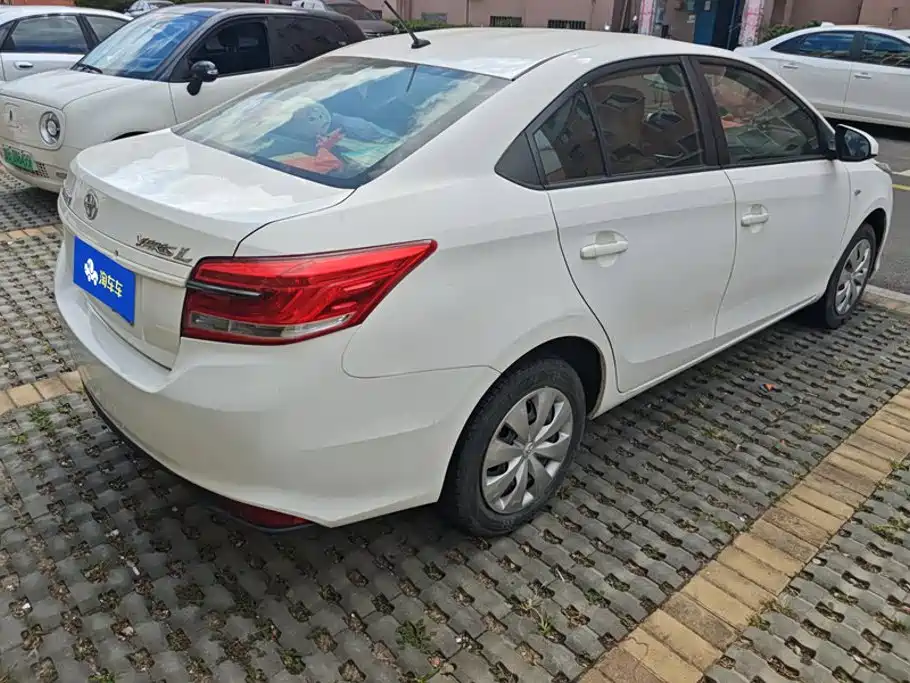Toyota Yaris L — миниатюра 3