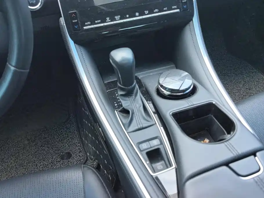 Toyota Avalon — миниатюра 16