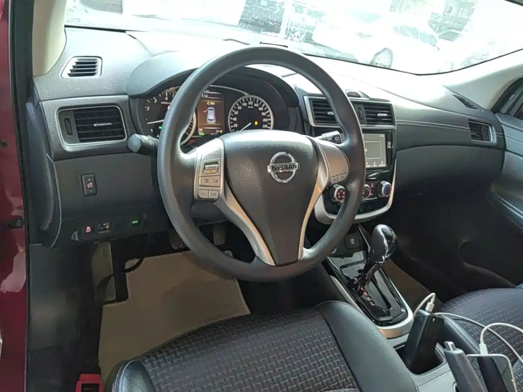 Nissan Tiida — миниатюра 10