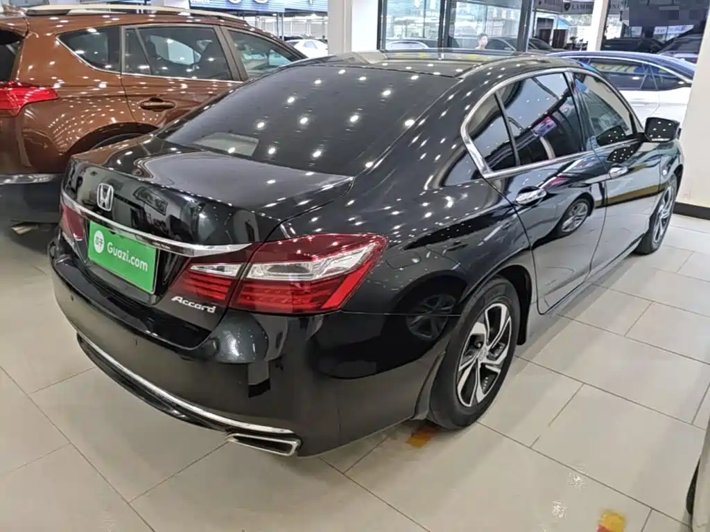 Honda Accord — миниатюра 7