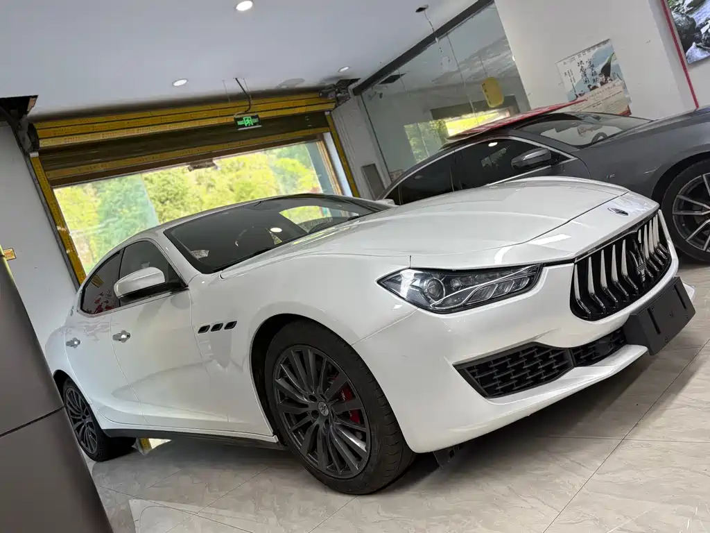 Maserati Ghibli 2021