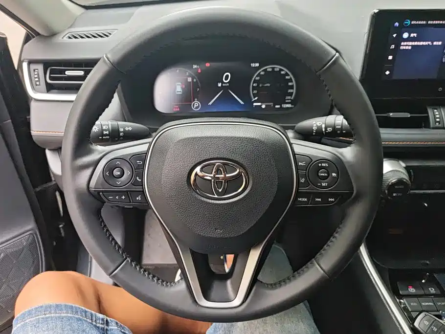 Toyota RAV4 — миниатюра 15