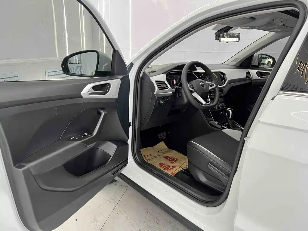 VOLKSWAGEN EXPLORING THE SHADOW