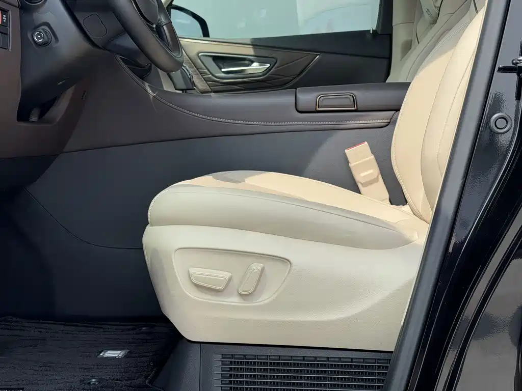 Toyota Vellfire — миниатюра 9
