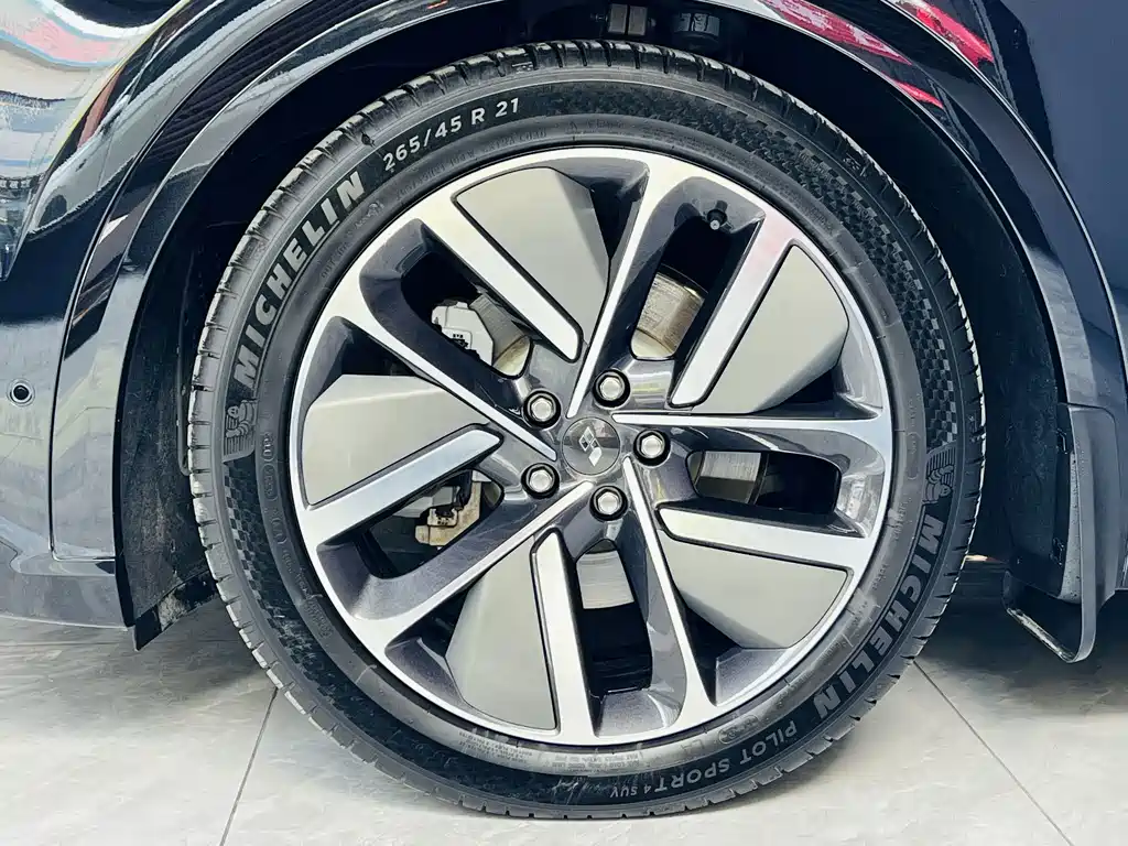 Li Auto Li L8 — миниатюра 6
