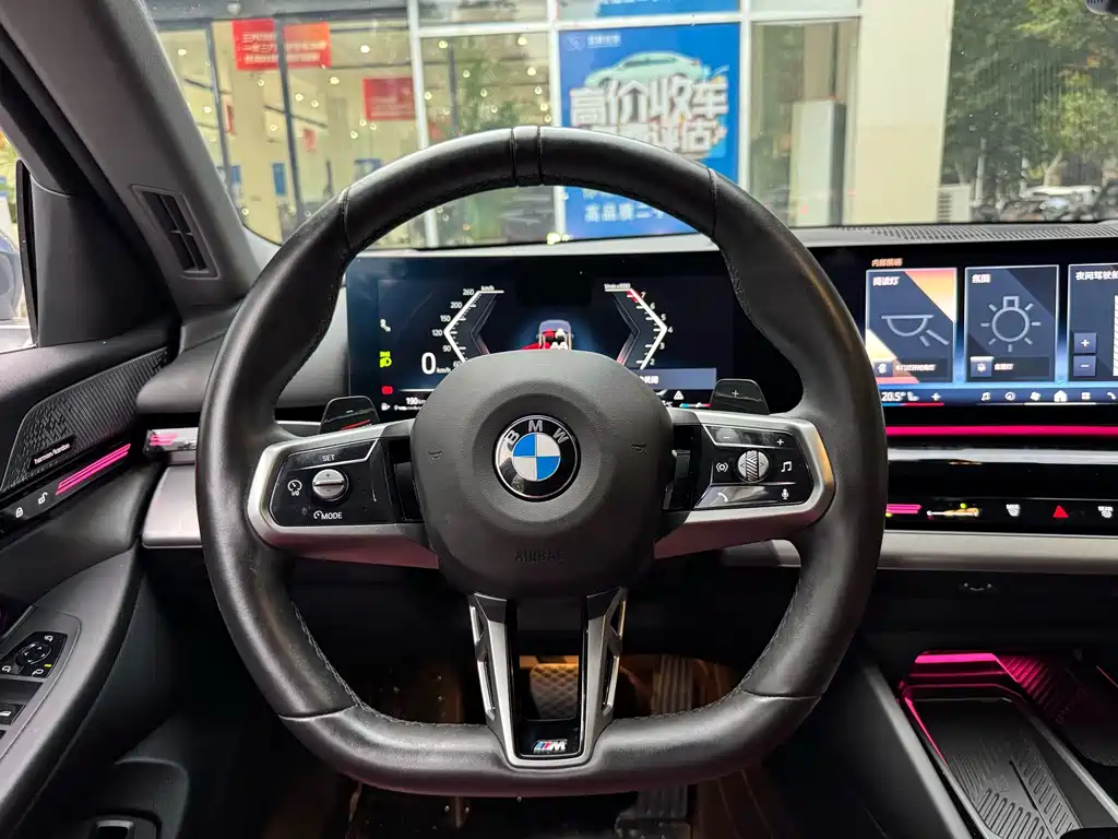 BMW 5 Series — миниатюра 8