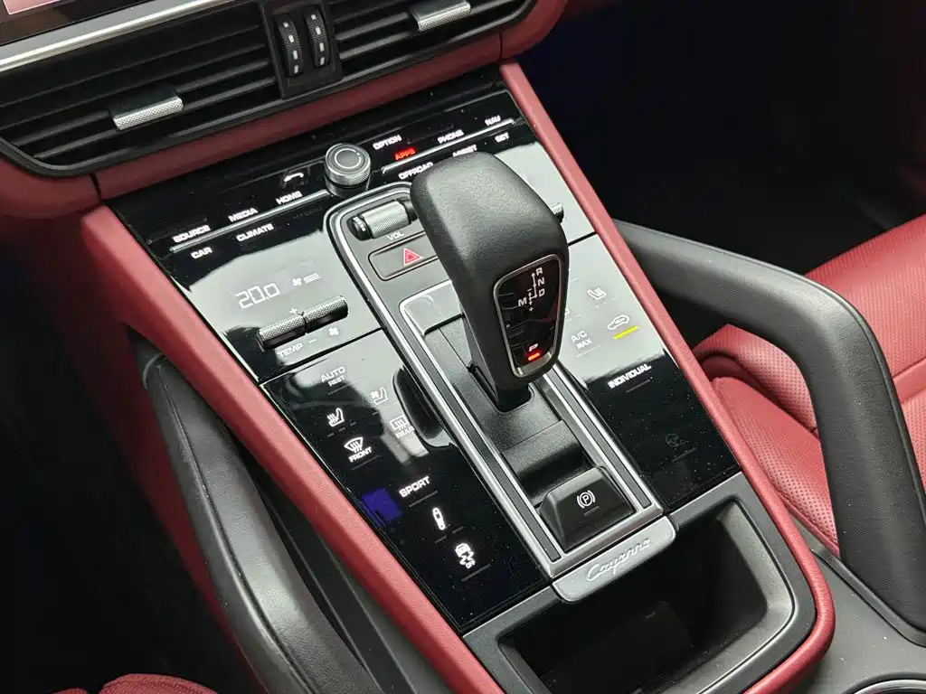 Porsche Cayenne — миниатюра 17