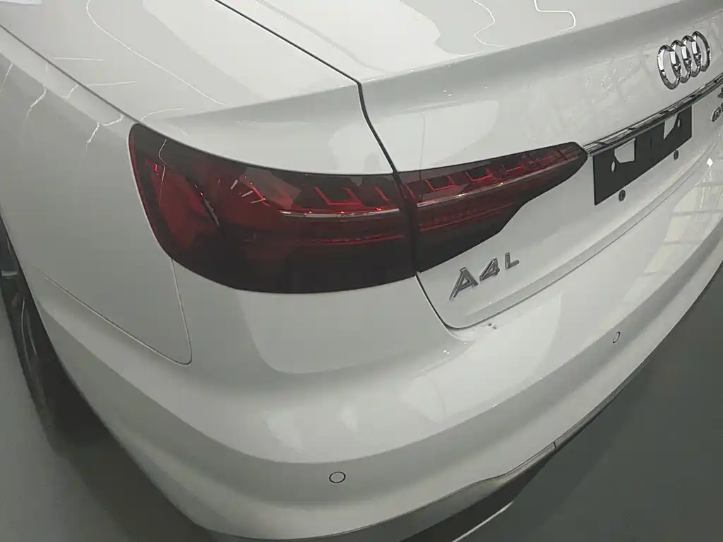 Audi A4L — миниатюра 6