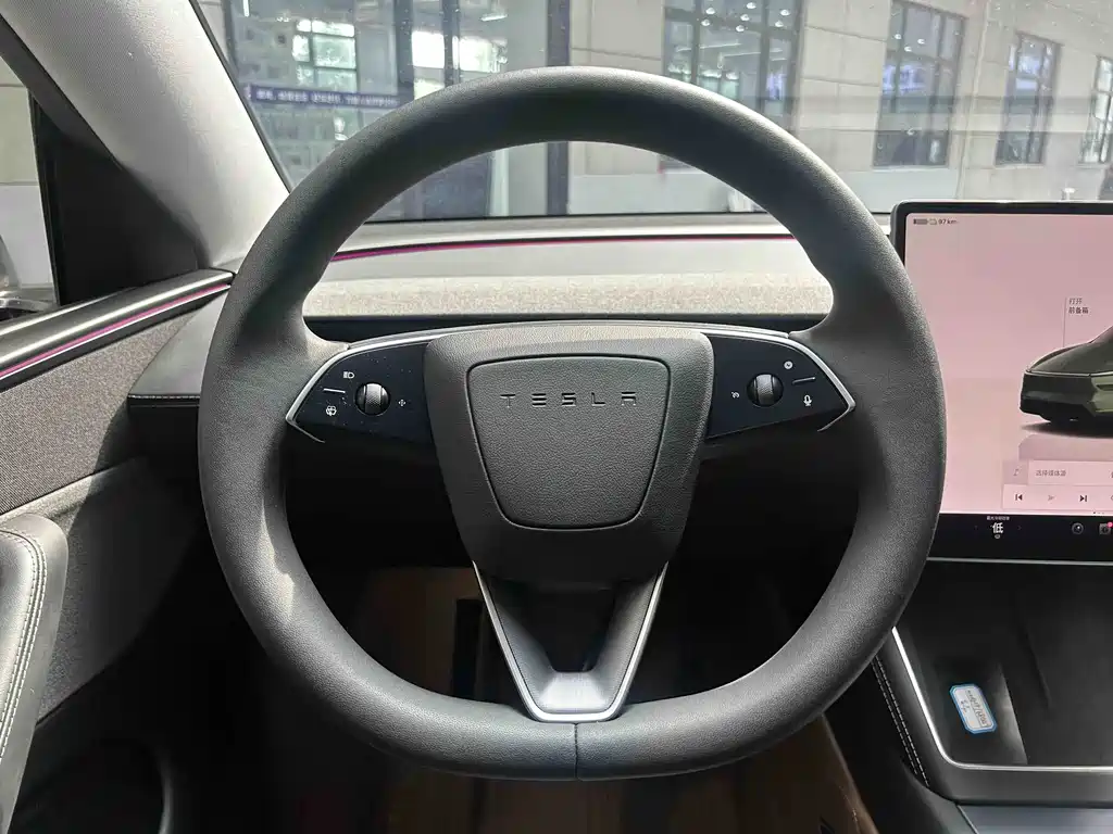 Tesla Model Y — фотографии объявления, Фото 10