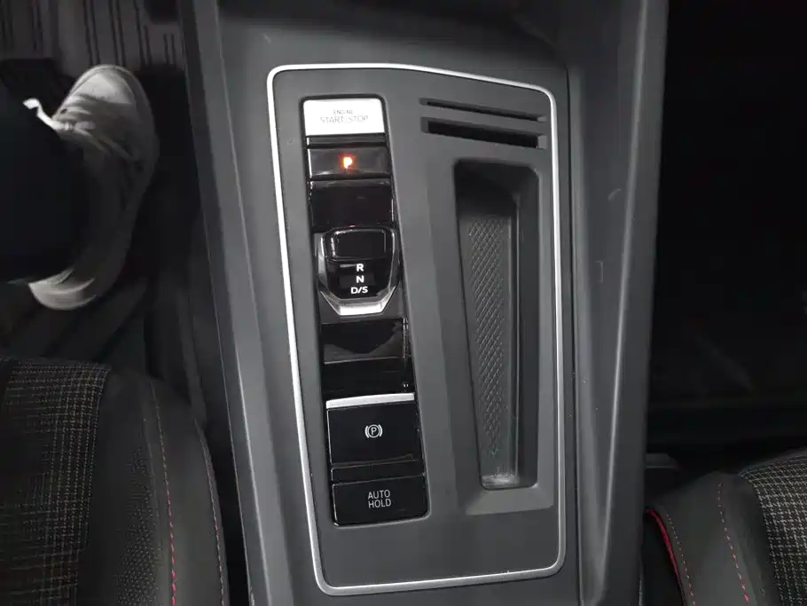 Volkswagen Golf GTI — миниатюра 16