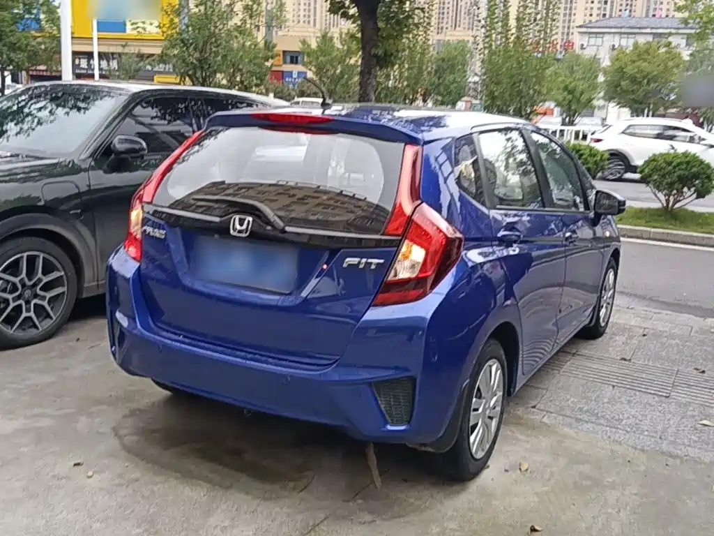 Honda Fit — миниатюра 7