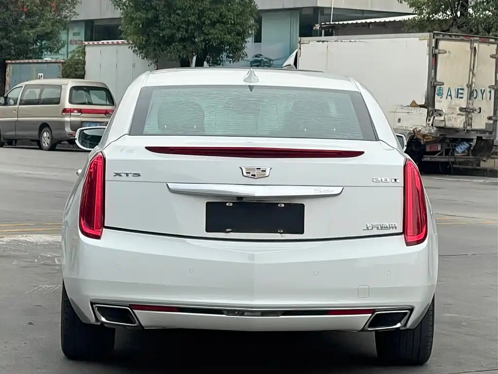 CADILLAC XTS