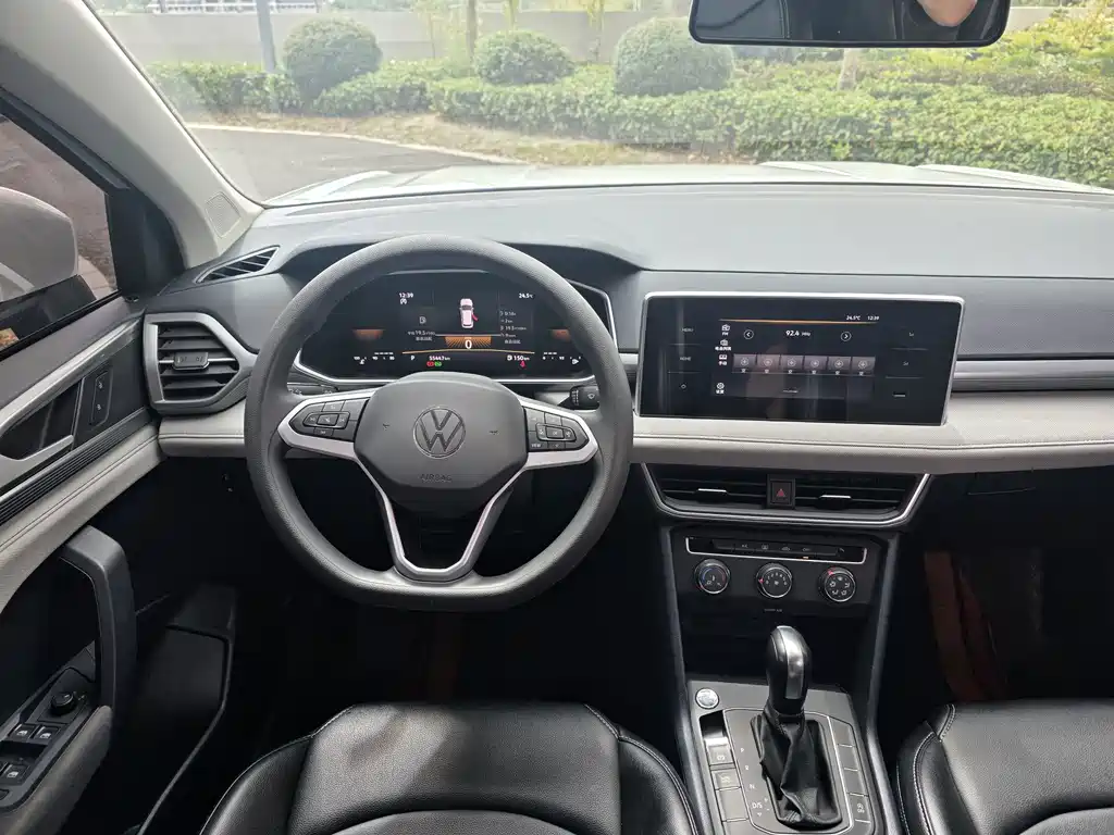 Volkswagen Tharu — миниатюра 8