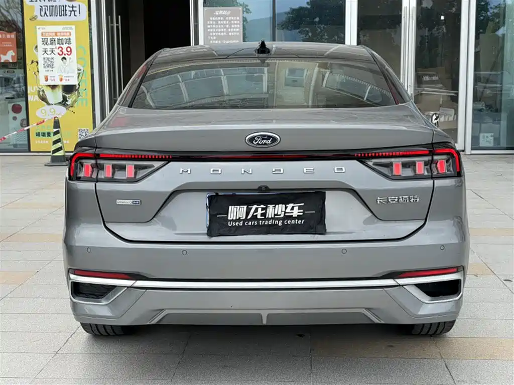 Ford Mondeo — миниатюра 8